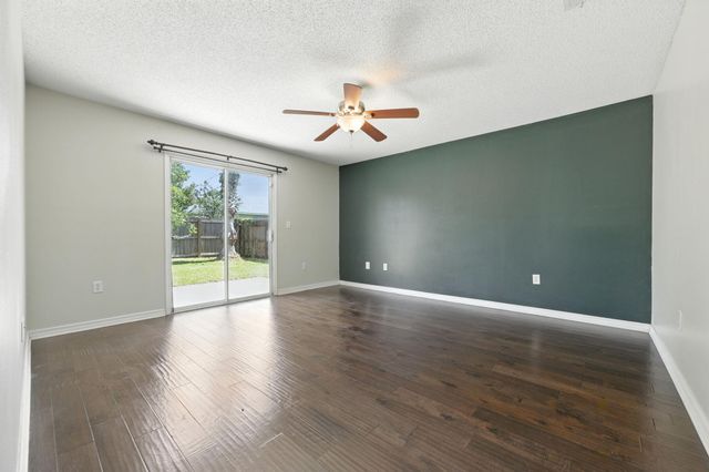 557 Rough Leaf Lane, Mary Esther, FL 32569