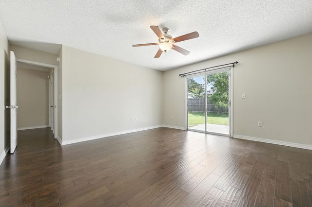 557 Rough Leaf Lane, Mary Esther, FL 32569