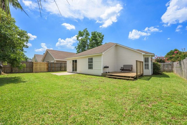 557 Rough Leaf Lane, Mary Esther, FL 32569