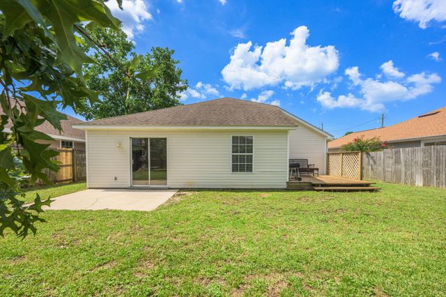 557 Rough Leaf Lane, Mary Esther, FL 32569