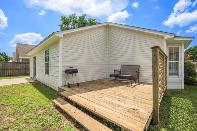 557 Rough Leaf Lane, Mary Esther, FL 32569