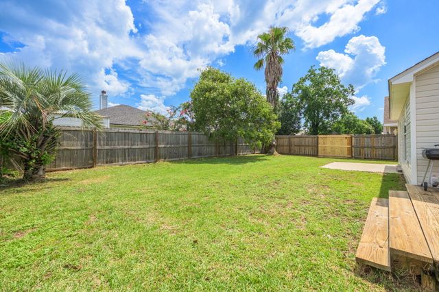 557 Rough Leaf Lane, Mary Esther, FL 32569