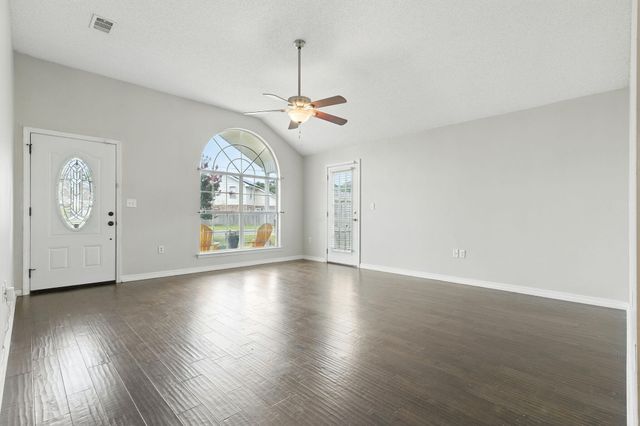 557 Rough Leaf Lane, Mary Esther, FL 32569