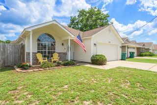 557 Rough Leaf Lane, Mary Esther, FL 32569