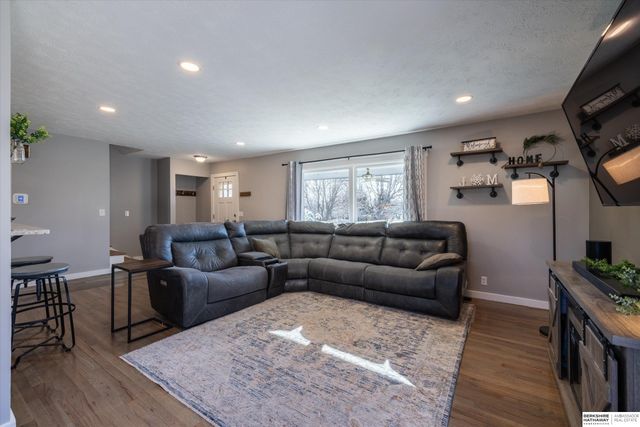 9604 Ruggles Street, Omaha, NE 68134