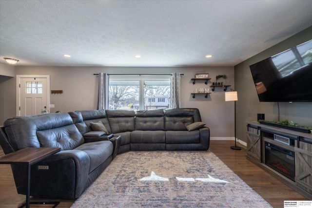 9604 Ruggles Street, Omaha, NE 68134