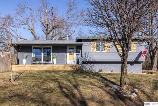 9604 Ruggles Street, Omaha, NE 68134