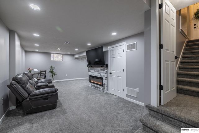 9604 Ruggles Street, Omaha, NE 68134