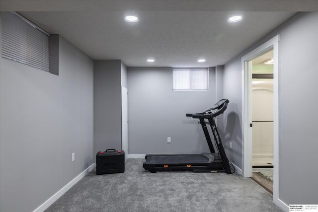 9604 Ruggles Street, Omaha, NE 68134