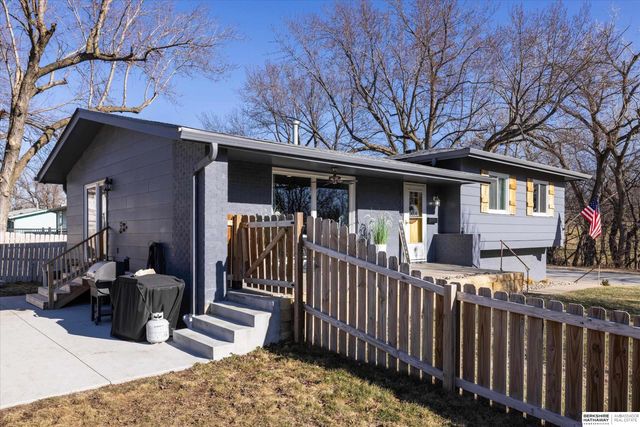 9604 Ruggles Street, Omaha, NE 68134