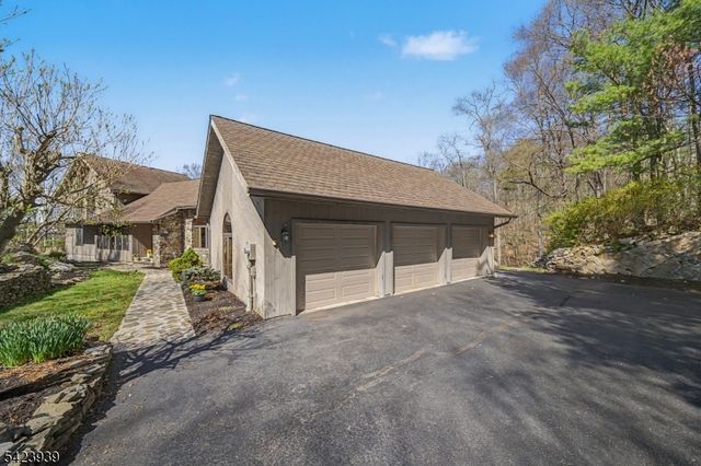76 Mountain Spring Dr, Sparta Twp., NJ 07871