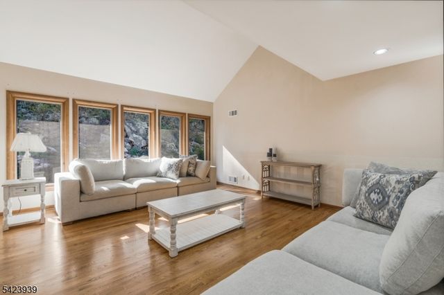 76 Mountain Spring Dr, Sparta Twp., NJ 07871