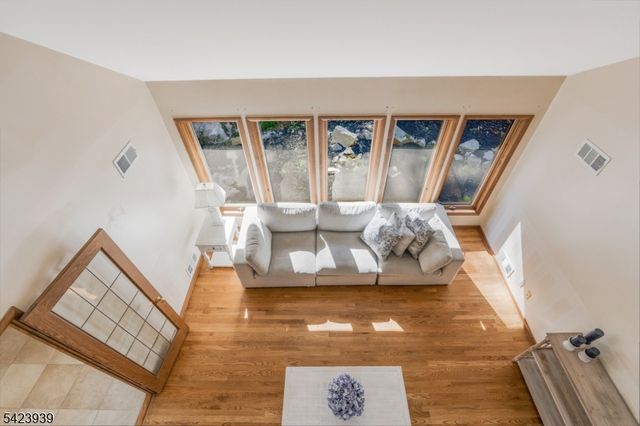 76 Mountain Spring Dr, Sparta Twp., NJ 07871