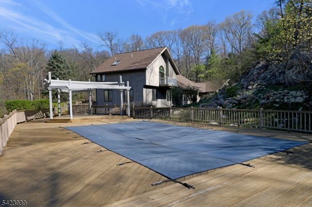 76 Mountain Spring Dr, Sparta Twp., NJ 07871