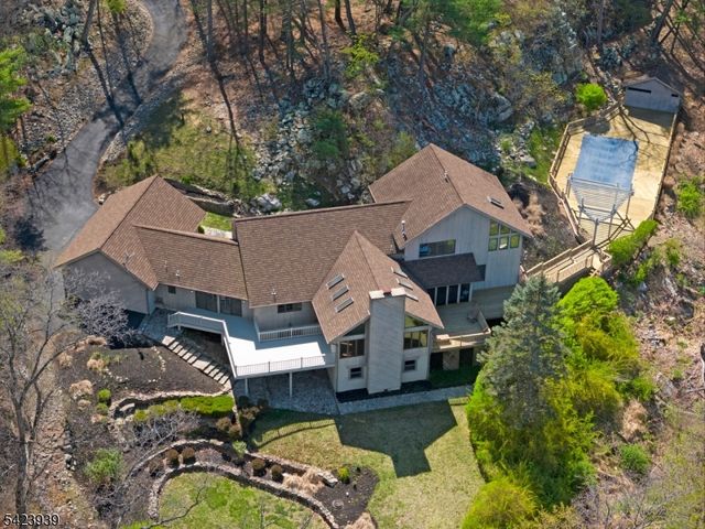 76 Mountain Spring Dr, Sparta Twp., NJ 07871