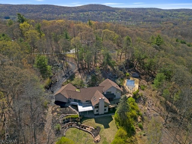 76 Mountain Spring Dr, Sparta Twp., NJ 07871