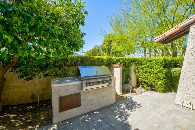 24 Calle Ardilla, Rancho Mirage, CA 92270
