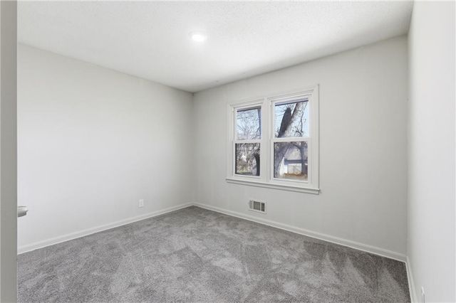 10109 White Avenue, Kansas City, MO 64134