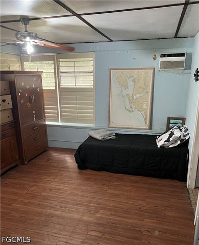 1802 Marilyn DR, North Fort Myers, FL 33917