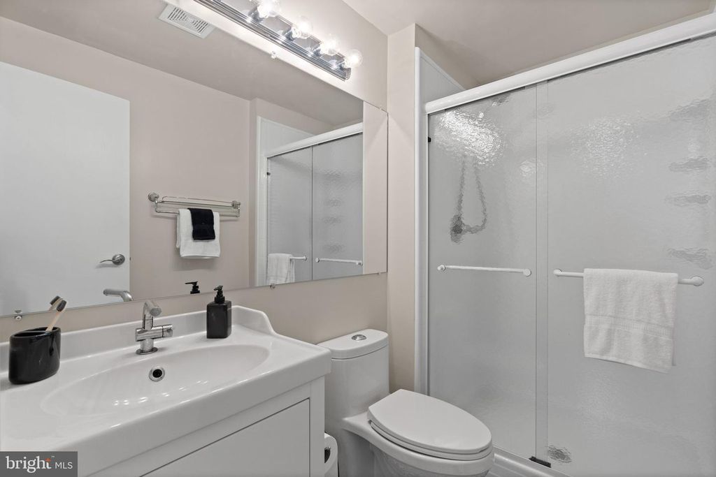 115 FLEECE FLOWER DR, Gaithersburg, MD 20878