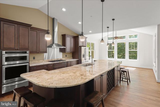 2106 EDWIN LN, Crownsville, MD 21032