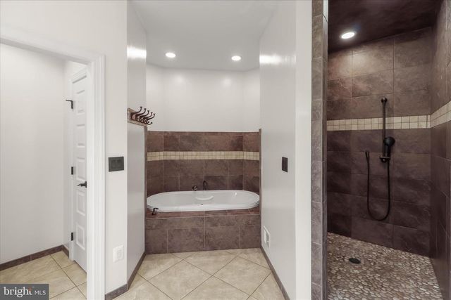 2106 EDWIN LN, Crownsville, MD 21032