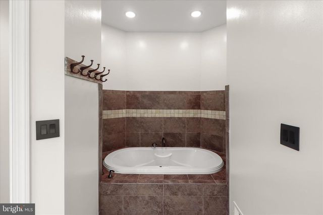 2106 EDWIN LN, Crownsville, MD 21032