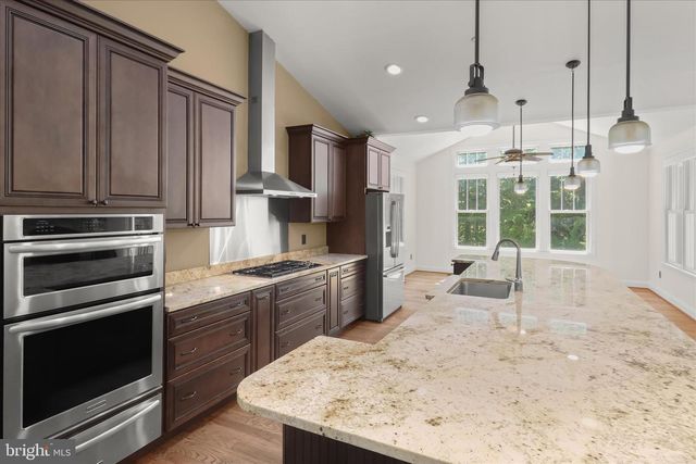 2106 EDWIN LN, Crownsville, MD 21032