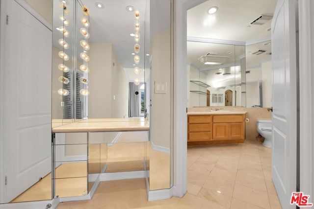 128 N Swall Drive PH6, Los Angeles, CA 90048