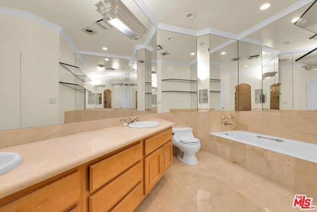 128 N Swall Drive PH6, Los Angeles, CA 90048