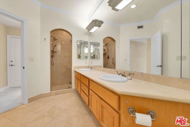 128 N Swall Drive PH6, Los Angeles, CA 90048