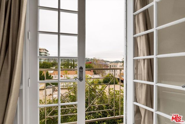 128 N Swall Drive PH6, Los Angeles, CA 90048