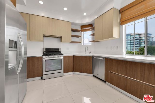 128 N Swall Drive PH6, Los Angeles, CA 90048