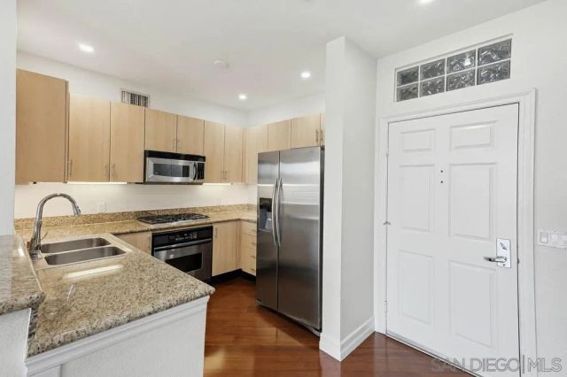 550 Park Blvd 2604, San Diego, CA 92101