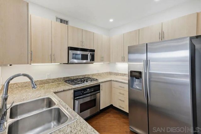 550 Park Blvd 2604, San Diego, CA 92101