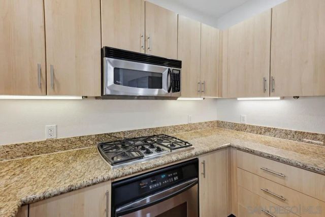 550 Park Blvd 2604, San Diego, CA 92101