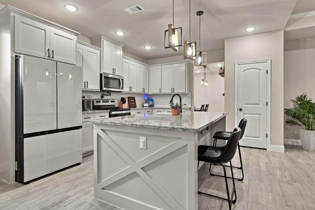 4822 Wichita Street, Granbury, TX 76048