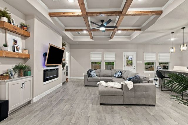 4822 Wichita Street, Granbury, TX 76048