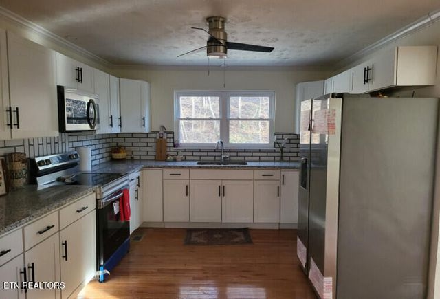 790 Sulphur Springs Rd, Clinton, TN 37716
