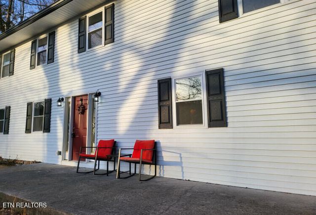 790 Sulphur Springs Rd, Clinton, TN 37716