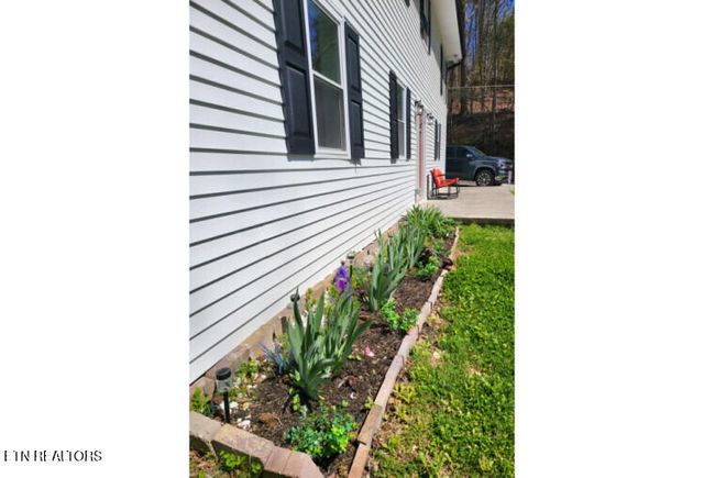 790 Sulphur Springs Rd, Clinton, TN 37716