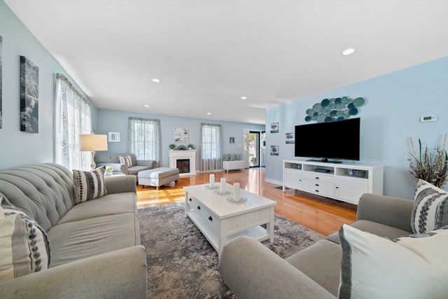 150 E High St, Avon, MA 02322
