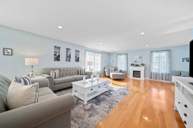 150 E High St, Avon, MA 02322