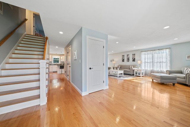 150 E High St, Avon, MA 02322