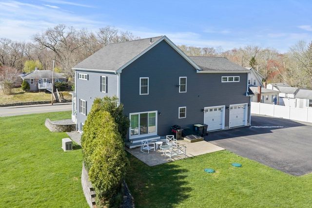 150 E High St, Avon, MA 02322