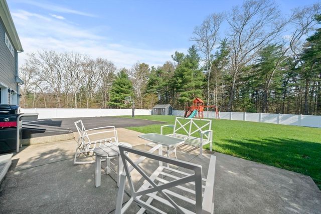 150 E High St, Avon, MA 02322
