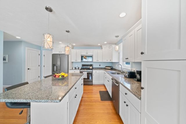 150 E High St, Avon, MA 02322