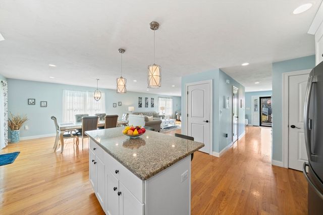 150 E High St, Avon, MA 02322