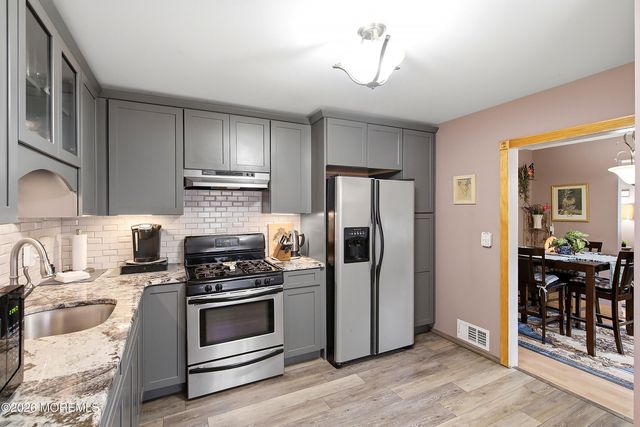 17 Locust Road, Howell, NJ 07731