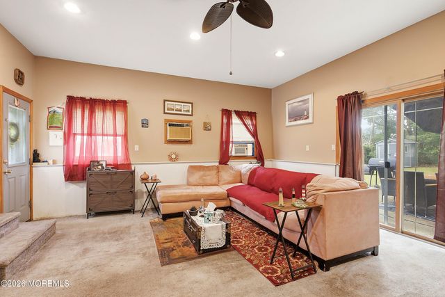 17 Locust Road, Howell, NJ 07731